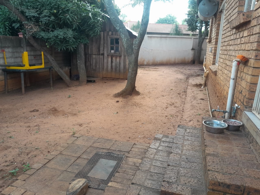 3 Bedroom Property for Sale in Geelhoutpark North West